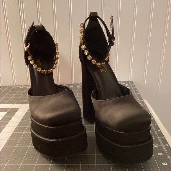 Black Silk Platforms Heels - Picture 6 of 9